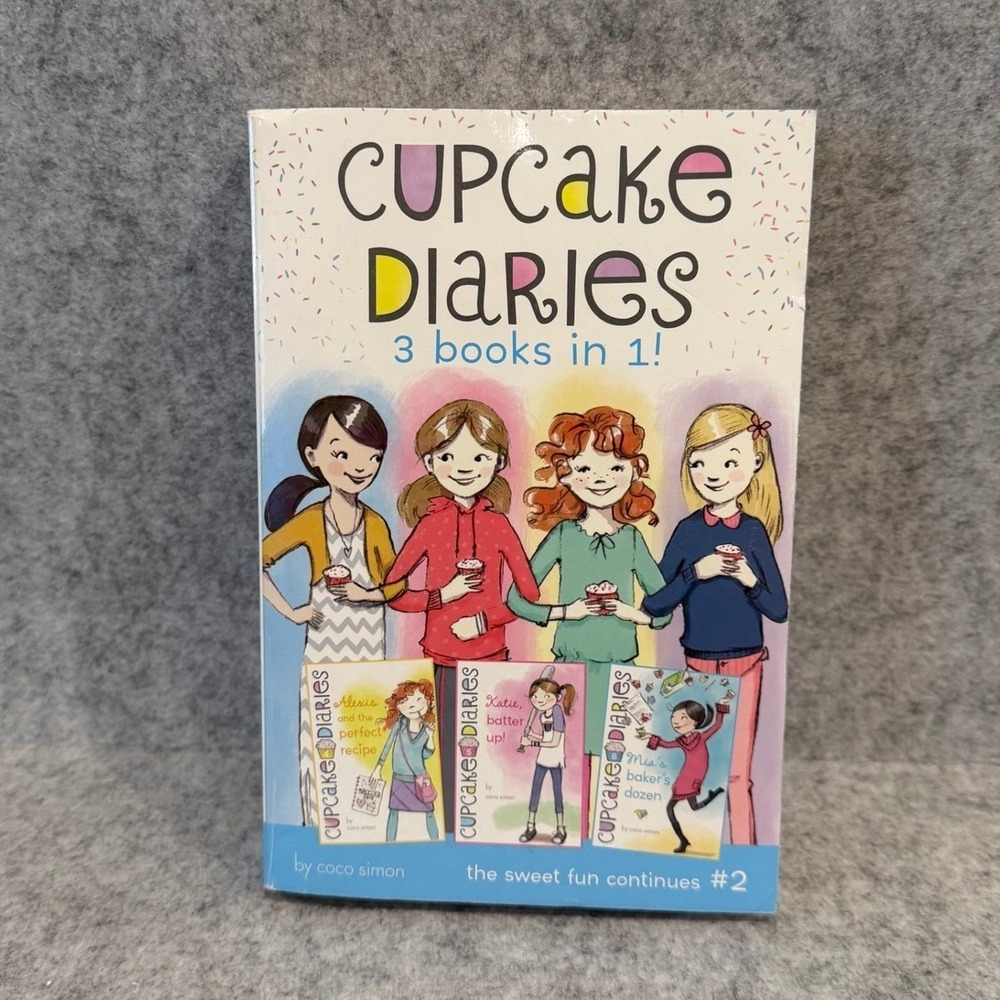 Cupcake Diaries 3 Books in 1! by Coco Simon - Paperback